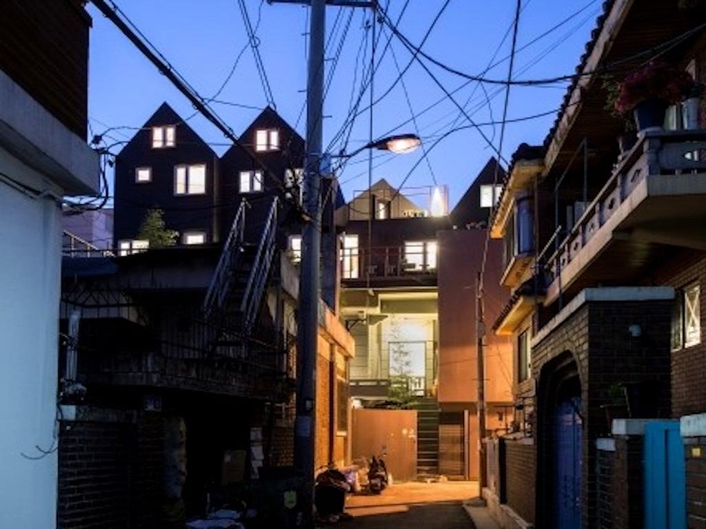 Отель I House Chinchin Сеул Экстерьер фото